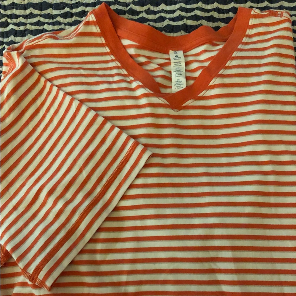 Men’s Lululemon orange white shirt -Size XL